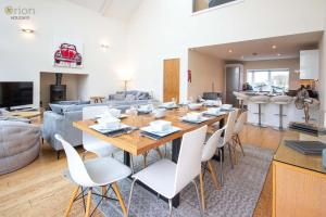 Howells Mere 26, Swans Down - P