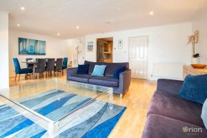 Windrush Lake 89, Lodge View - P