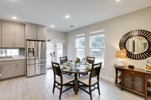 Pets Welcome Home with Deck and Patio in Hockley!