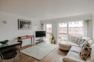 Charter Luxe - Covent Garden - By Frankie Says