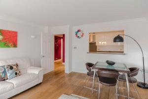 Charter Luxe - Covent Garden - By Frankie Says