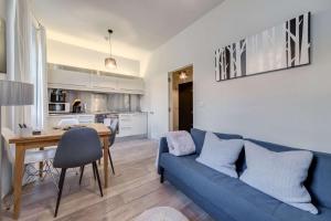 The Foxhole - Fitzrovia - by Frankie Says