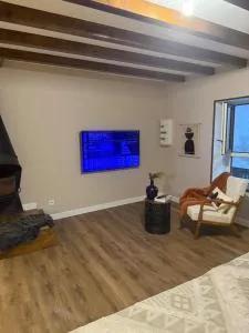 Un studio a deux pas de lautoroute - Four