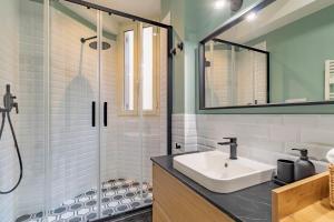 Domus Ana- Modern Elegance, steps away from the colosseum and the historic center