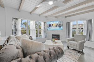 Gulf Access, Dock, Heated Pool, Across from the Beach - Sea-cluded Bungalow -Roelens
