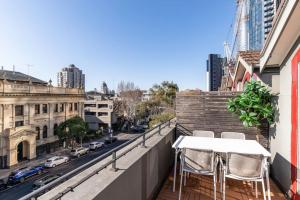 Bright stylish gem in central Melbourne