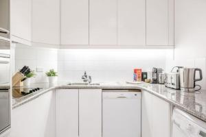 Bright, Luxury Penthouse with Amazing Views