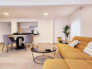 The 7th Haven - 1 BR Apartment Gemayze