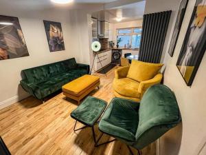 3 bed Townhouse by Harlington