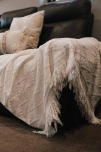 Rooftop Pool and View Stylish 2Bed with Ducted AC