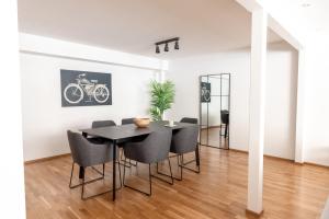 2ndhomes Bright & Spacious 2-Story Apartment with Sauna