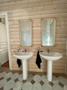 Appartements Le Jardin du Clocheton, jardin et parkings prives, centre Etretat : photos des chambres