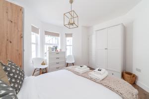 Renovated 2BR Flat with garden, Hammersmith