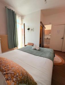 "petillat"-Superbe studio meublé 3 étoiles