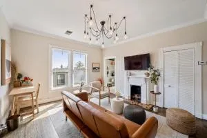 Beautiful Top Floor Getaway in Beach Town - Alameda