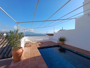 Beautiful villa with pool and views