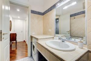 BDC - Central charming 2-Bdr!