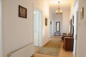 Large Apartment sleeps up to 10 M4A