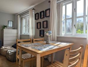 Vintage 2-Bed City Centre Gem Free Parking