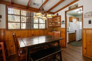 Mountain Xscape - Hot Tub, Fireplace, Deck, Barbeque