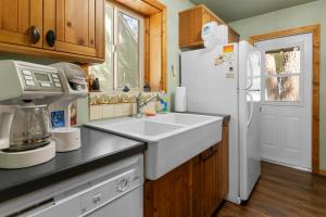 Mountain Xscape - Hot Tub, Fireplace, Deck, Barbeque