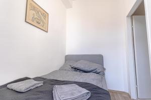 Explore Vienna 2BR and 1LR Retreat Near Westbahnhof