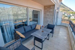 Luxury Design 2-Bedroom apartment by MN Property