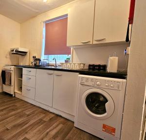 3Br-5Guests-Parking-Netflix-10minCentralNottingham