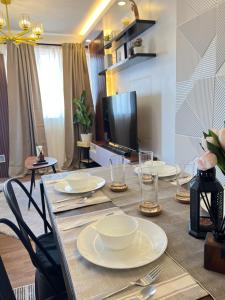 Aesthetic 2BR Penthouse near NAIA with Pool