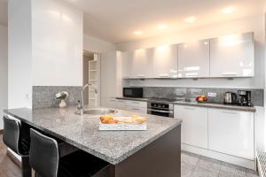 Apartament przy Arkadia 2 Sypialnie Balkon Widok 8 Pietro Metro Gdanska Garaz