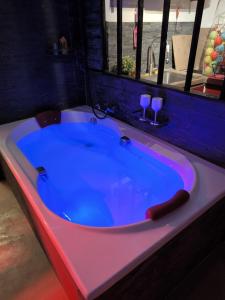 Maisons d'hotes Love-room Discret 40 m2 Bormes les mimosas village avec Terrasse : photos des chambres