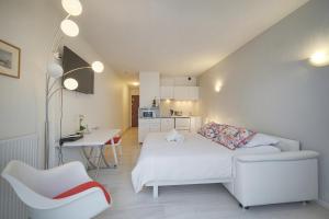 FRGK Victoria 3 Central Cannes 1BR Terrace, AC & Ultra-Fast Wi-Fi