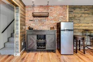 Quiet and Peaceful Home in Allenspark with Deck!