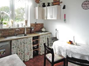 Villa in Troszyn by Lake with Natural Beach