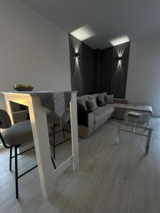 Forestside Apartment