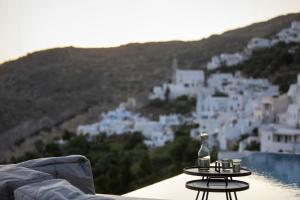 Houses G Y in Kardiani Tinos