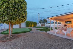Stylish 3BR Retreat with Backyard Oasis Near Old Town Scottsdale