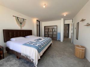 Casa Illari- Casa de playa en Vichayito by WiroHouse