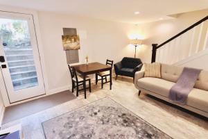 Lovely English Basement Apartment in Washington DC