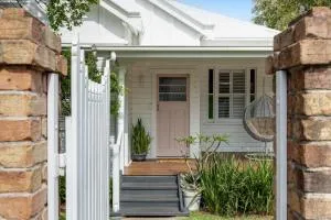 Exquisite, Stunning & Central! CDB Fringe Cottage! - Highfields