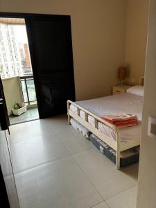 Maior apartamento de 1 quarto Cambuí 103 décimo andar