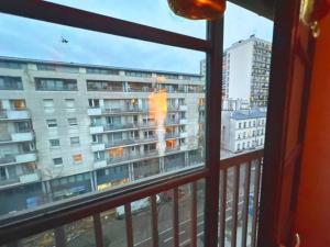 Studio in Paris front of Canal Saint-Martin