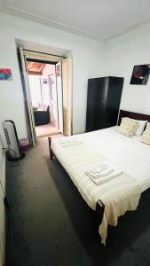 São Lázaro Bhuiyan Family Host