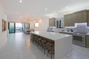 Sunset Beach House Ocean Front Hot Tub & Pool