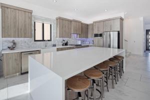 Sunset Beach House Ocean Front Hot Tub & Pool