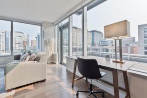 Private Apt Seaport with Gym