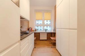 Big Apartment Wroclaw - Center - 4 Rooms - 6 Beds - 2 Balcony - 12 people - 100m2
