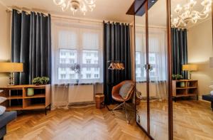Big Apartment Wroclaw - Center - 4 Rooms - 6 Beds - 2 Balcony - 12 people - 100m2