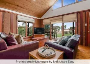 Little Bunda Cottage - Charming Mudbrick Stay - Narrandera