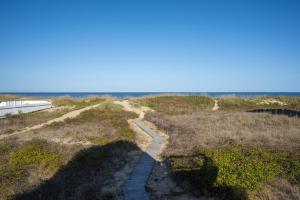 Summer Days 4 Bedroom Oceanfront Home